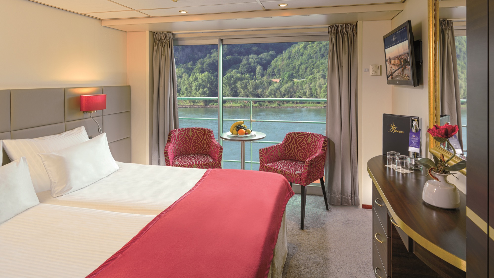 Amadeus Waterways 06 AMADEUS Royal Cabin.jpg